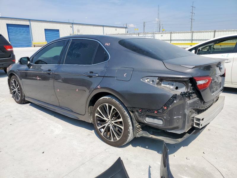 4T1B11HK0JU115270 - 2018 TOYOTA CAMRY L GRAY photo 2