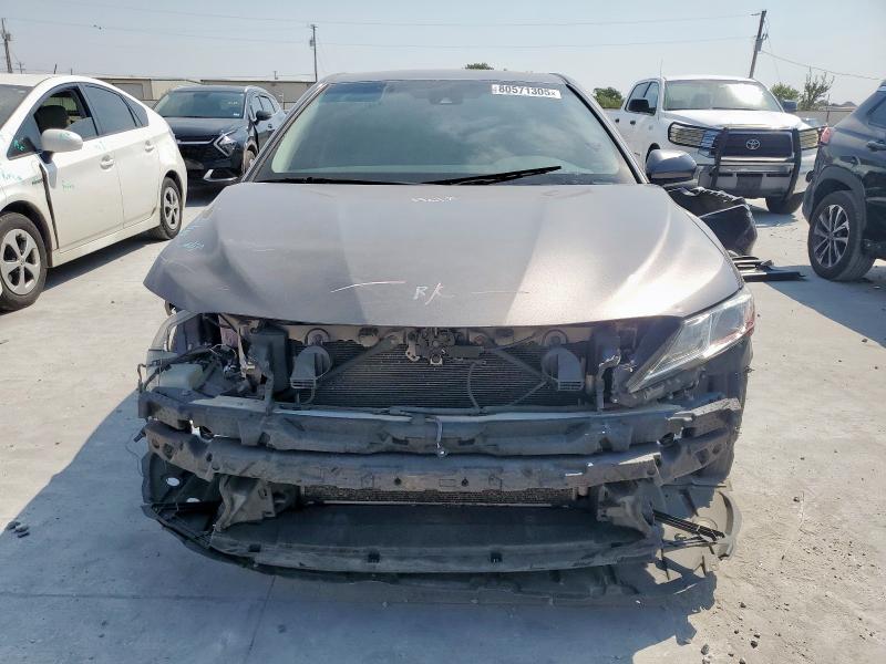 4T1B11HK0JU115270 - 2018 TOYOTA CAMRY L GRAY photo 5
