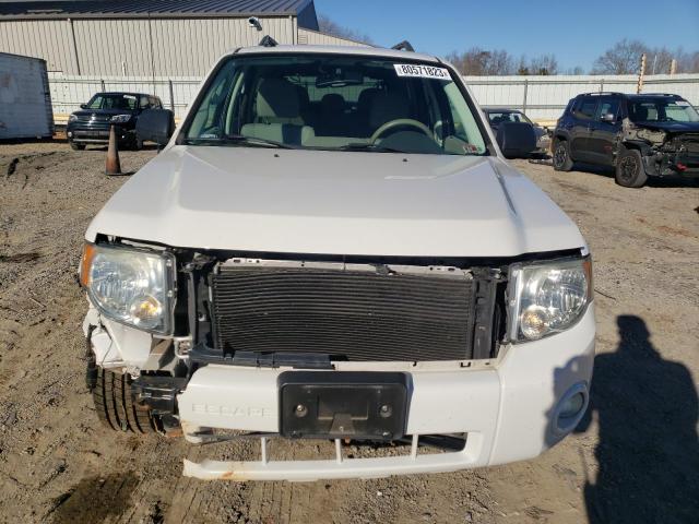 1FMCU9D74BKA37424 - 2011 FORD ESCAPE XLT WHITE photo 5