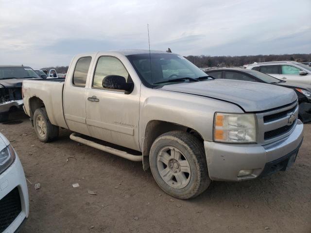 2GCEK19J571683572 - 2007 CHEVROLET SILVERADO K1500 SILVER photo 4