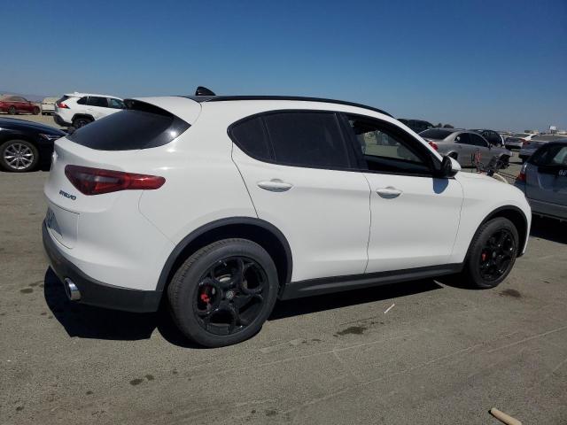 ZASFAKPNXJ7B87543 - 2018 ALFA ROMEO STELVIO SPORT Biały zdjęcie 3