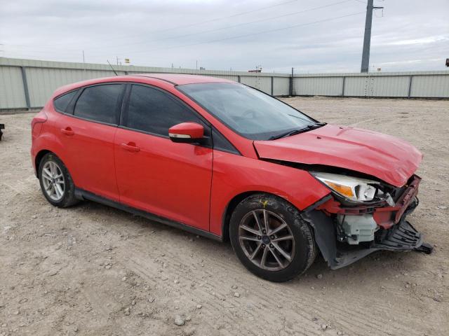 1FADP3K29GL396022 - 2016 FORD FOCUS SE RED photo 4