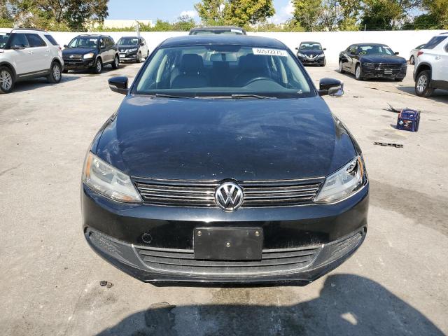 3VWD07AJ2EM427425 - 2014 VOLKSWAGEN JETTA SE 黑色 照片 5