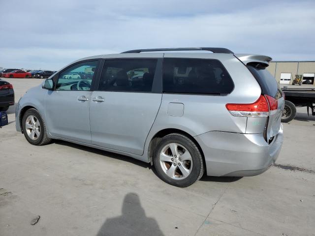 5TDKK3DCXCS202421 - 2012 TOYOTA SIENNA LE SILVER photo 2