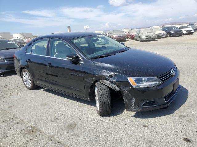 3VWD17AJ2EM332814 - 2014 VOLKSWAGEN JETTA SE Czarny zdjęcie 4