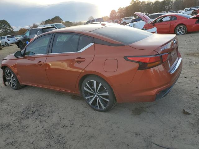 1N4BL4CVXNN340092 - 2022 NISSAN ALTIMA SR ORANGE photo 2