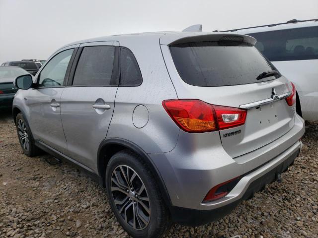 JA4AP3AW9JU015119 - 2018 MITSUBISHI OUTLANDER ES SILVER photo 2