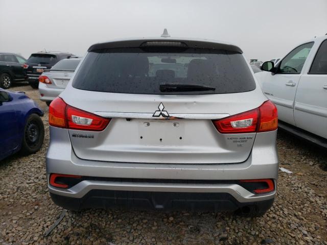 JA4AP3AW9JU015119 - 2018 MITSUBISHI OUTLANDER ES SILVER photo 6