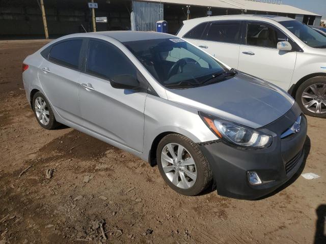 KMHCU4AE1DU380527 - 2013 HYUNDAI ACCENT GLS SILVER photo 4