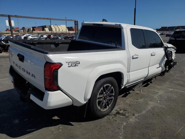 3TMLB5JN1RM062810 - 2024 TOYOTA TACOMA DOUBLE CAB თეთრი ფოტო 3