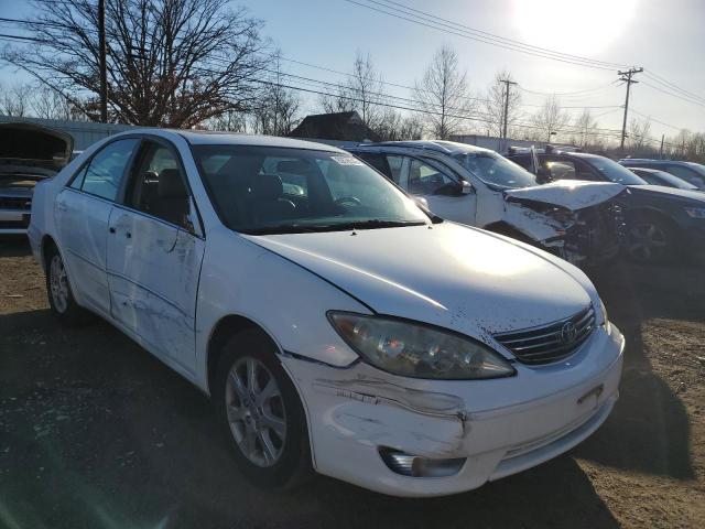 4T1BF30K35U086054 - 2005 TOYOTA CAMRY LE WHITE photo 4