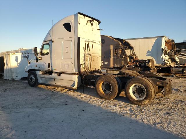 1FUJGLBG3CSBJ1383 - 2012 FREIGHTLINER CASCADIA 1 WHITE photo 3