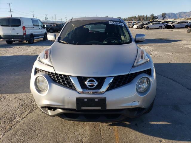 JN8AF5MR6GT603542 - 2016 NISSAN JUKE S SILVER photo 5