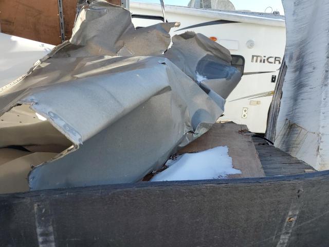 1UYVS25335P686050 - 2005 UTILITY UTILITY Սպիտակ լուսանկար 5