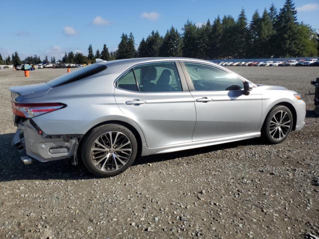 4T1G11AK0LU366812 - 2020 TOYOTA CAMRY SE SILVER photo 3