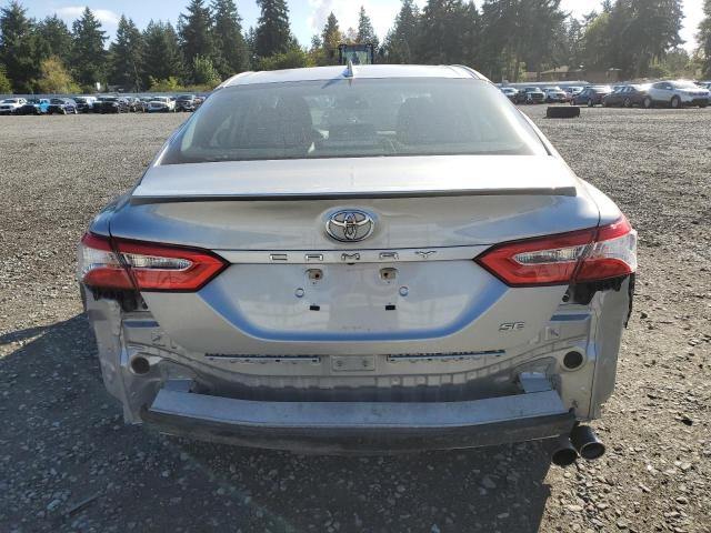 4T1G11AK0LU366812 - 2020 TOYOTA CAMRY SE SILVER photo 6