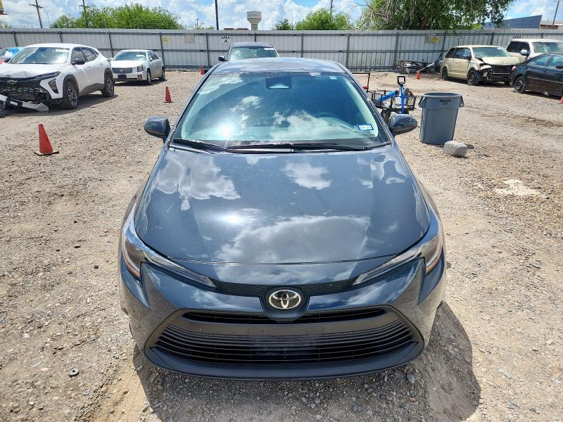 5YFB4MDE7RP169493 - 2024 TOYOTA COROLLA LE ნაცრისფერი ფოტო 5