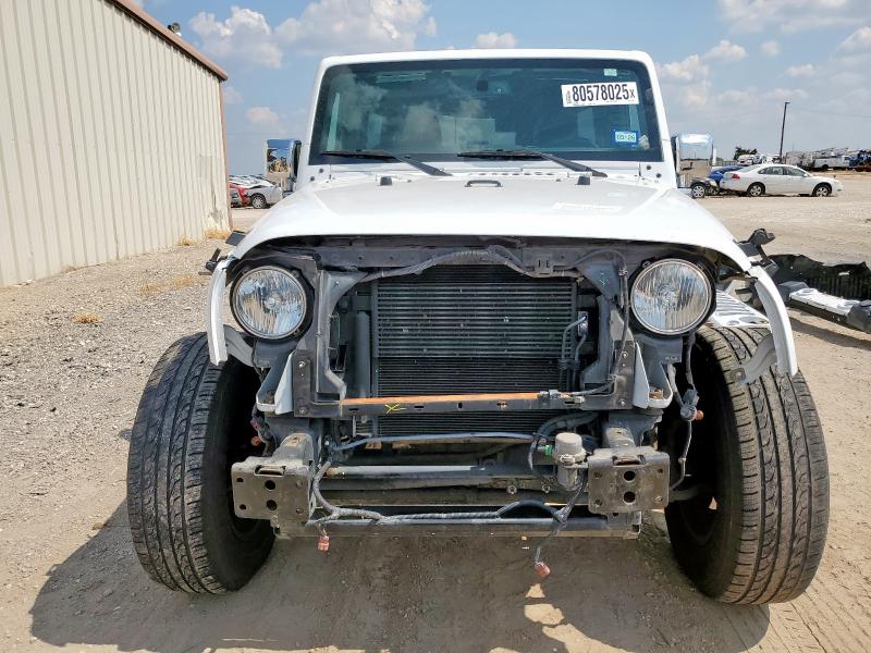 1C4BJWEG4GL114297 - 2016 JEEP WRANGLER U SAHARA WHITE photo 5
