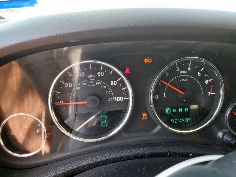 1C4BJWEG4GL114297 - 2016 JEEP WRANGLER U SAHARA WHITE photo 9