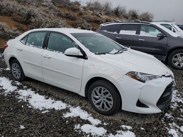 5YFBURHE0HP582507 - 2017 TOYOTA COROLLA L WHITE photo 4