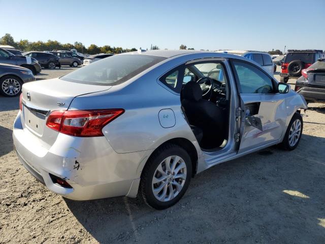 3N1AB7AP8JY348724 - 2018 NISSAN SENTRA S ვერცხლისფერი ფოტო 3