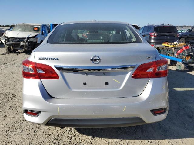 3N1AB7AP8JY348724 - 2018 NISSAN SENTRA S ვერცხლისფერი ფოტო 6