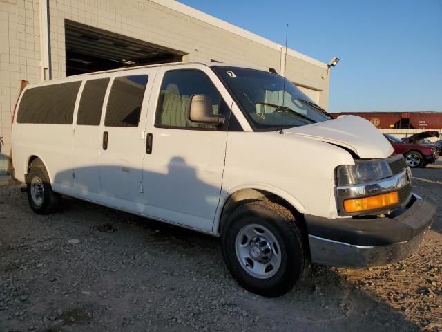 1GAZGPFG4H1343912 - 2017 CHEVROLET EXPRESS G3 LT WHITE photo 4