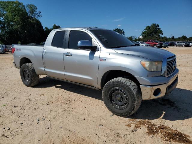 5TFRY5F13BX111004 - 2011 TOYOTA TUNDRA DOUBLE CAB SR5 SILVER photo 4