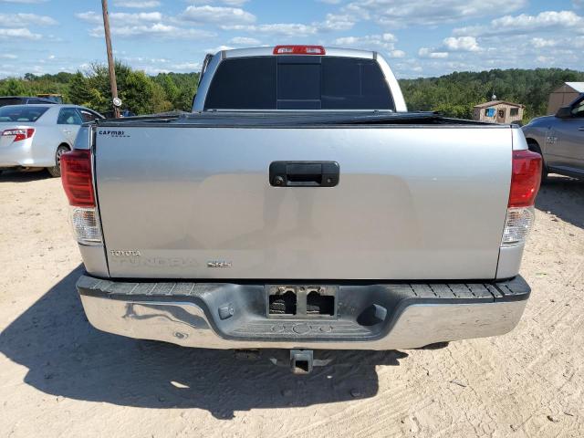 5TFRY5F13BX111004 - 2011 TOYOTA TUNDRA DOUBLE CAB SR5 SILVER photo 6