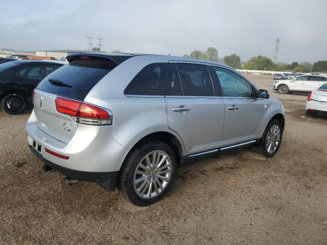 2LMDJ8JK5DBL06984 - 2013 LINCOLN MKX 银色 照片 3