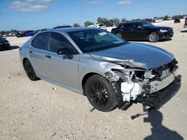 4T1T11AK4NU029755 - 2022 TOYOTA CAMRY SE SILVER photo 4