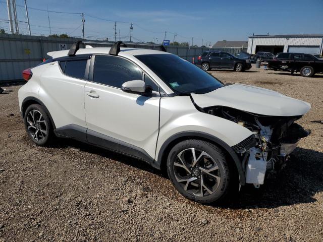 JTNKHMBX7K1021472 - 2019 TOYOTA C-HR XLE WHITE photo 4
