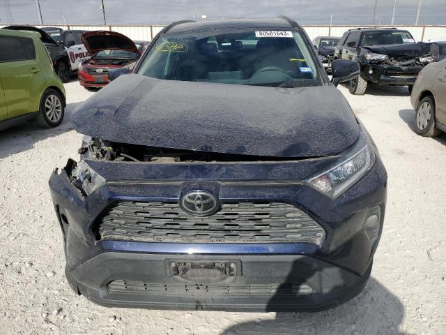 2T3W1RFV5KW050843 - 2019 TOYOTA RAV4 XLE BLUE photo 5