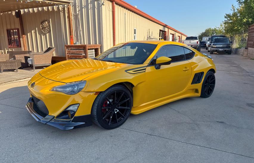 JF1ZNAA17F8706971 - 2015 TOYOTA SCION FR-S YELLOW photo 2