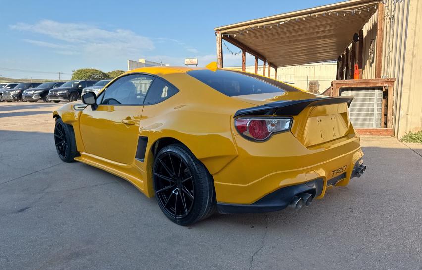 JF1ZNAA17F8706971 - 2015 TOYOTA SCION FR-S YELLOW photo 3