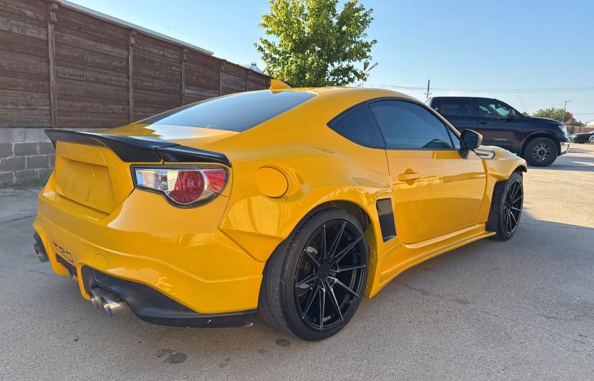 JF1ZNAA17F8706971 - 2015 TOYOTA SCION FR-S YELLOW photo 4