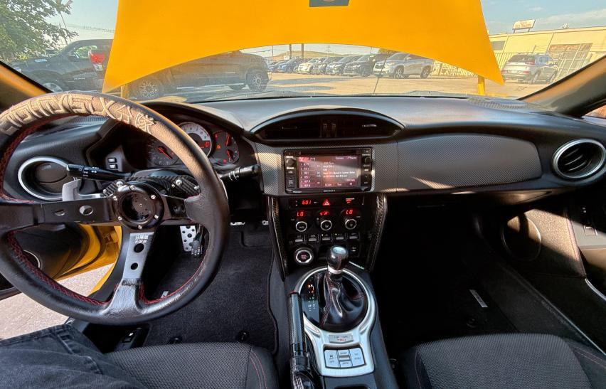 JF1ZNAA17F8706971 - 2015 TOYOTA SCION FR-S YELLOW photo 9