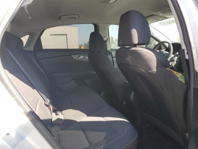 3KPF24AD9KE084228 - 2019 KIA FORTE FE Silber Foto 10