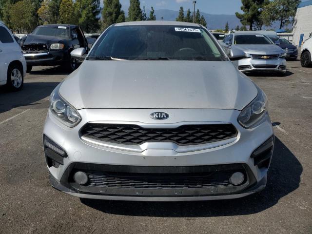 3KPF24AD9KE084228 - 2019 KIA FORTE FE Silber Foto 5