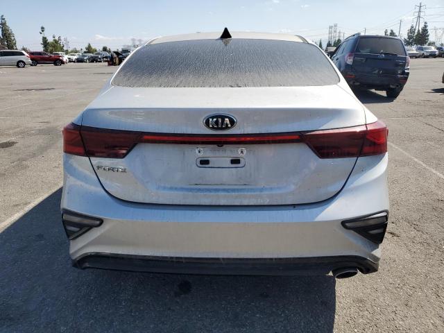 3KPF24AD9KE084228 - 2019 KIA FORTE FE Silber Foto 6