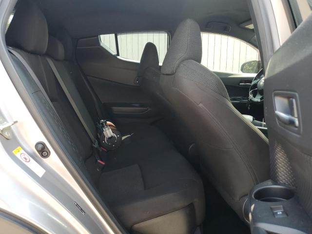 JTNKHMBX6J1008050 - 2018 TOYOTA C-HR XLE Արծաթագույն լուսանկար 10