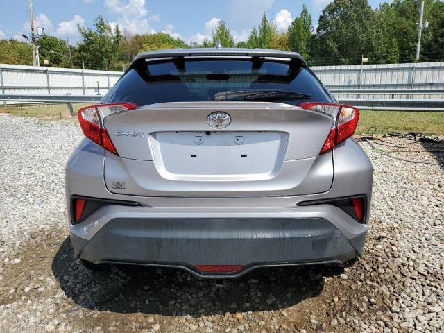 JTNKHMBX6J1008050 - 2018 TOYOTA C-HR XLE Արծաթագույն լուսանկար 6