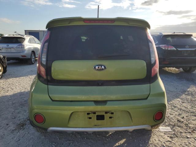 KNDJP3A52J7899738 - 2018 KIA SOUL + GREEN photo 6