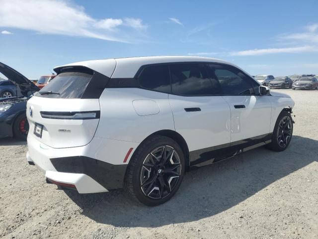 WB523CF08SCT63619 - 2025 BMW IX XDRIVE50 WHITE photo 3