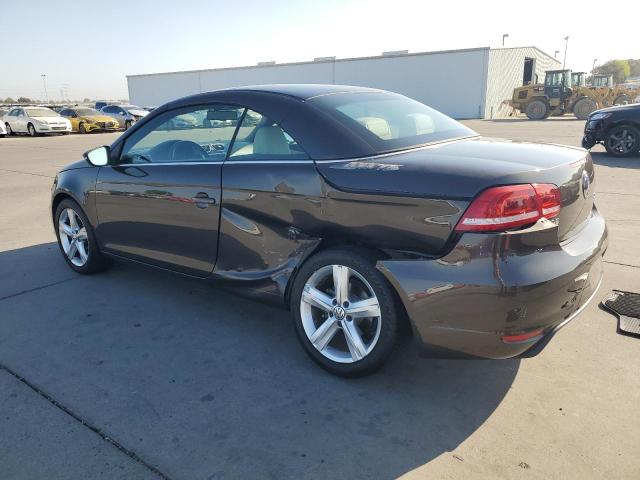 WVWFW7AH2CV007075 - 2012 VOLKSWAGEN EOS LUX Marron photo 2