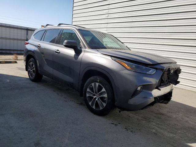 5TDGZRAH8NS560396 - 2022 TOYOTA HIGHLANDER XLE Szary zdjęcie 4