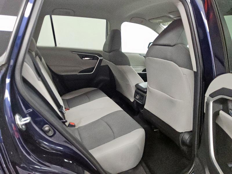 2T3P1RFV3MW161382 - 2021 TOYOTA RAV4 XLE BLUE photo 11