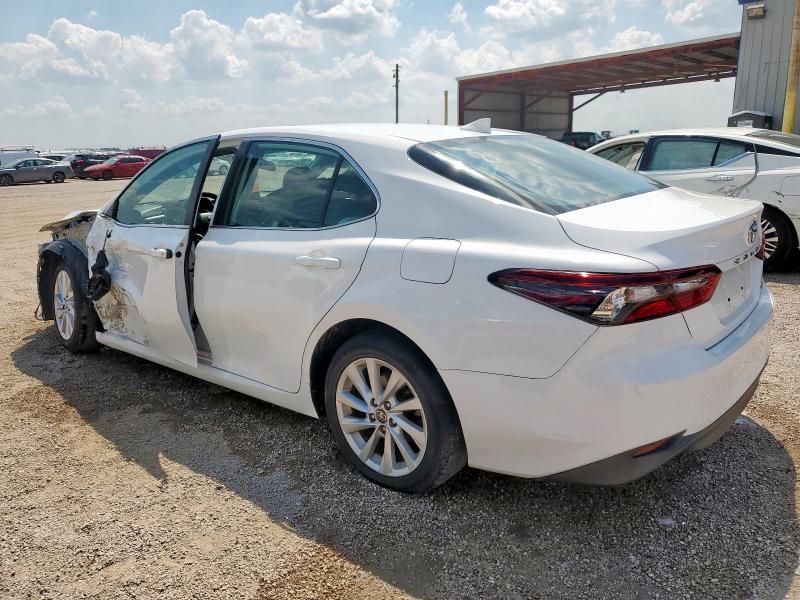 4T1C11AK5MU577875 - 2021 TOYOTA CAMRY LE WHITE photo 2