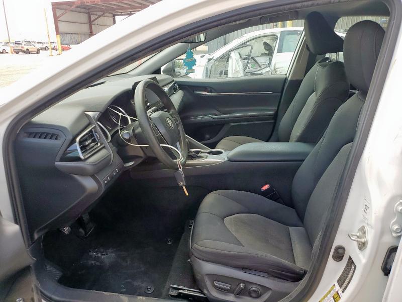 4T1C11AK5MU577875 - 2021 TOYOTA CAMRY LE WHITE photo 7