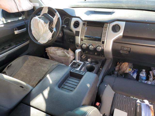 5TFUW5F1XHX665021 - 2017 TOYOTA TUNDRA DOUBLE CAB SR/SR5 GRAY photo 8